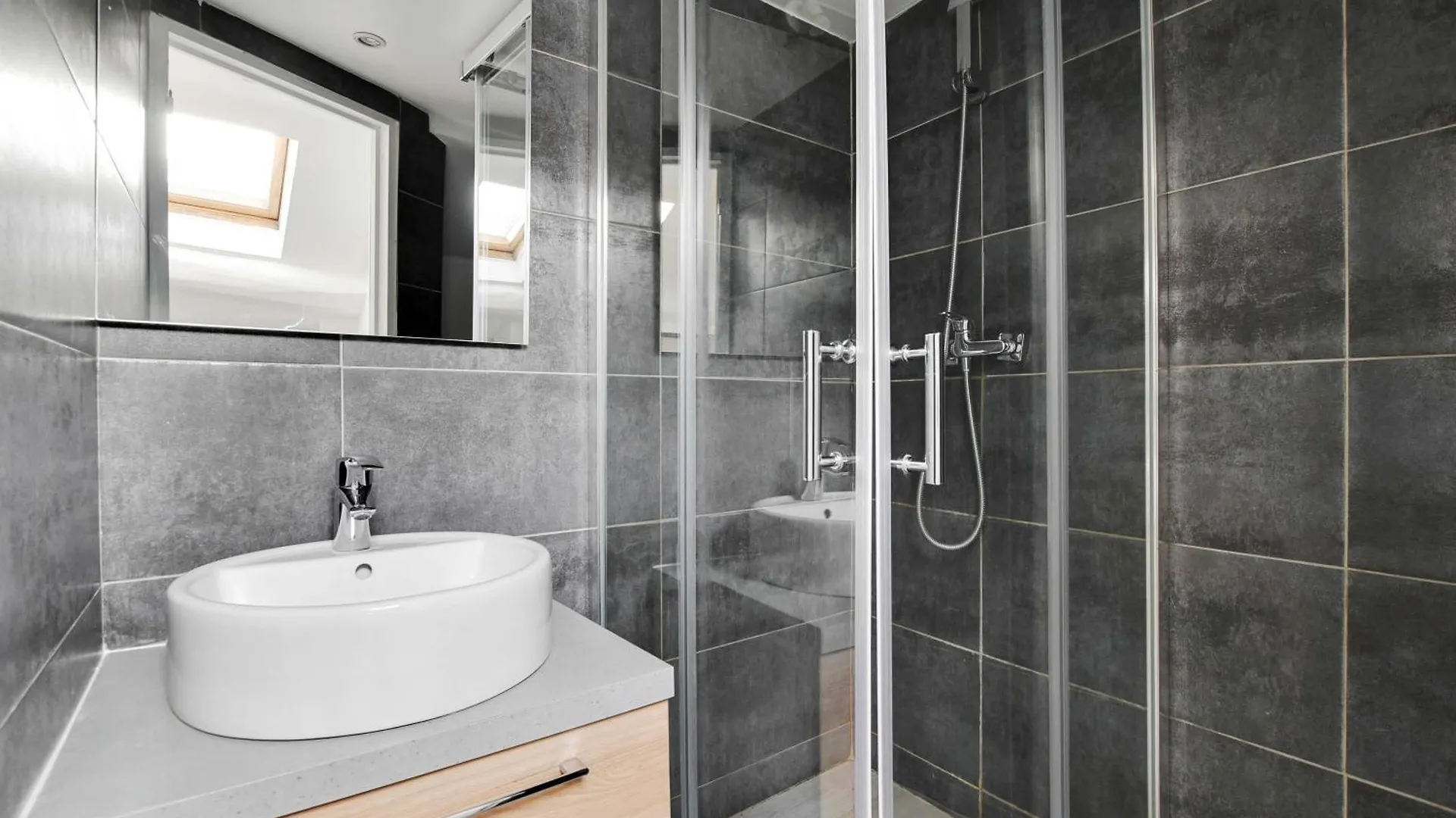 Апартаменты Cosy Duplex - 2P - 1Bd - In The Heart Of The Marais Париж